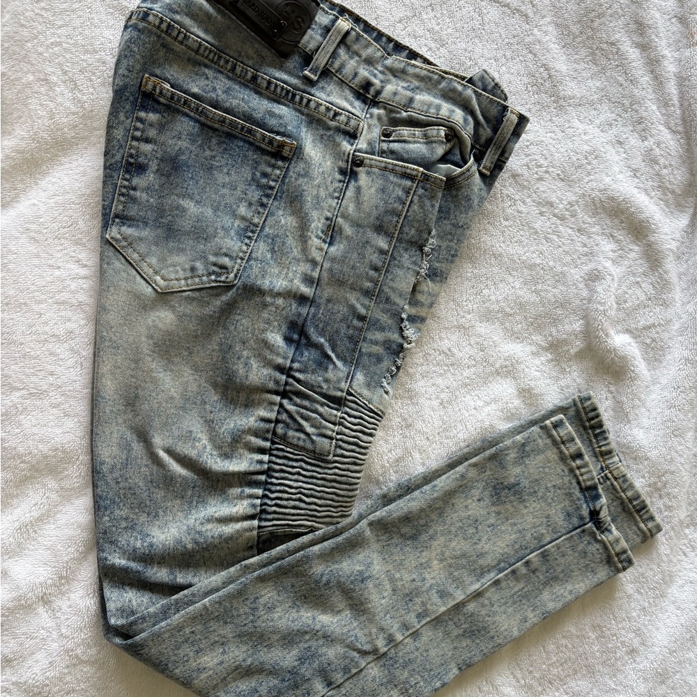 Slim Rib-Knee Skinny Jeans in Light Blue Wash